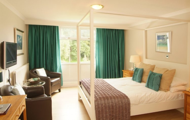The Manor Hotel