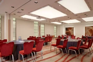 mid-sized-meeting-room