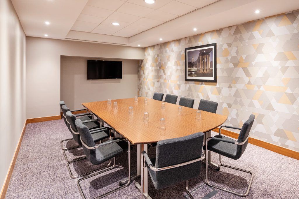 initimate-meeting-room
