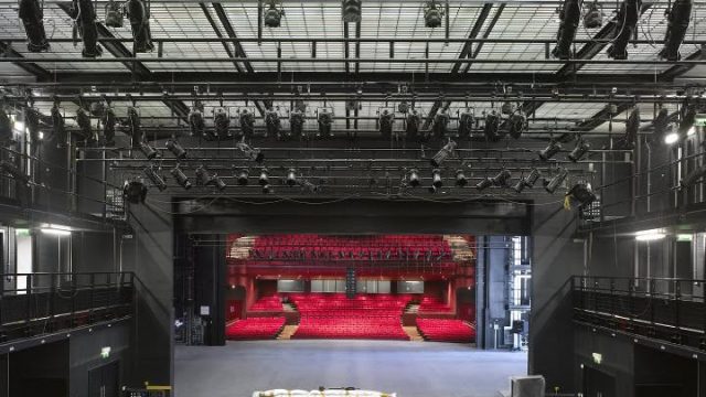 CurveTheatre2
