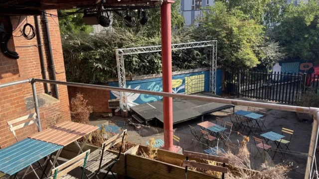 Stanley-Arts-Yard-Bar