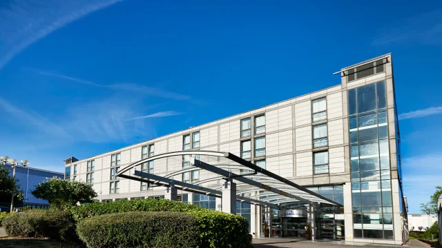 hilton-london-croydon-exterior