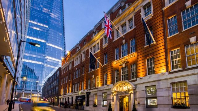 london-bridge-hotel-exterior