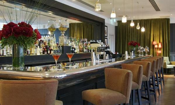 london-bridge-hotel_bar