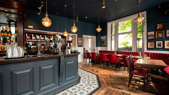 mitre-greenwich-bar-area